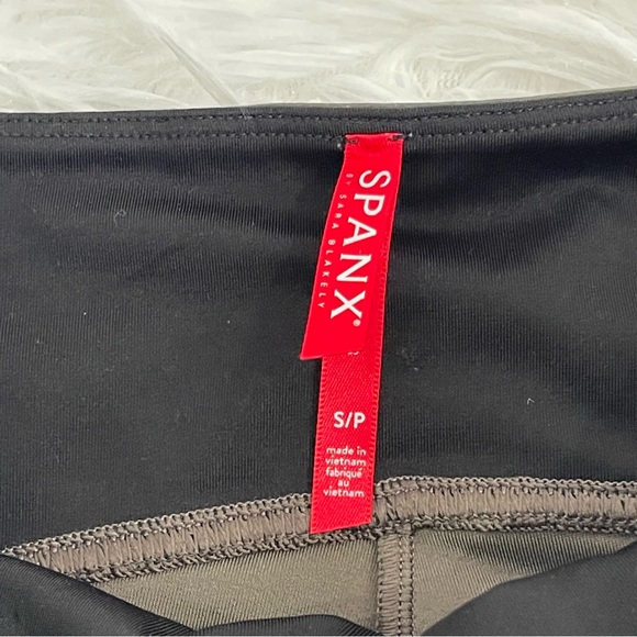 SPANX Womens Faux Leather Moto Leggings size Small Gray Stretch - Picture 4 of 10